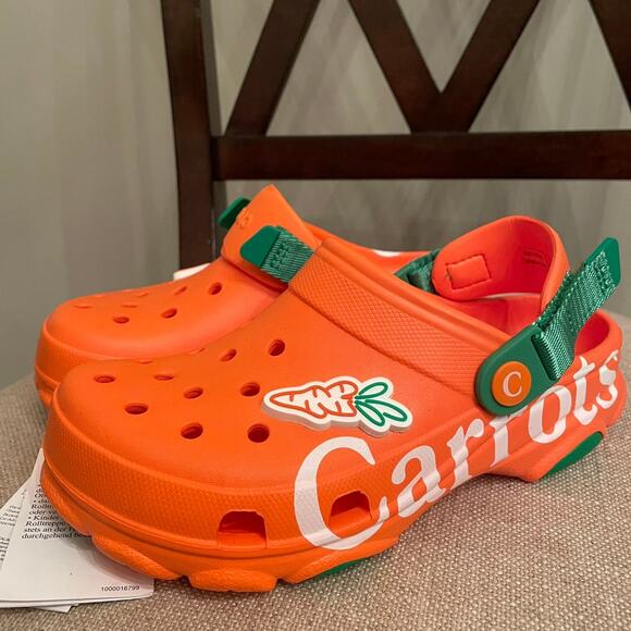 NEW CROCS X CARROTS ALL TERRAIN CLOGS SZ J2 - 9172